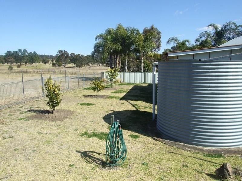 3 New England Highway, Crows Nest QLD 4355