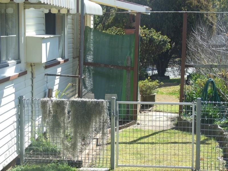 3 New England Highway, Crows Nest QLD 4355