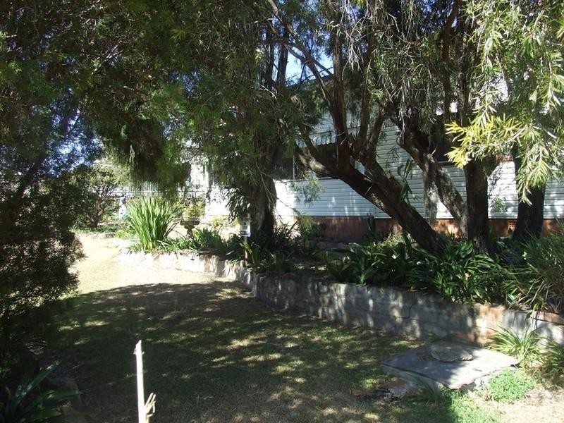 3 New England Highway, Crows Nest QLD 4355