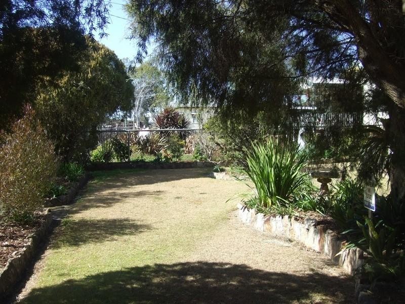 3 New England Highway, Crows Nest QLD 4355