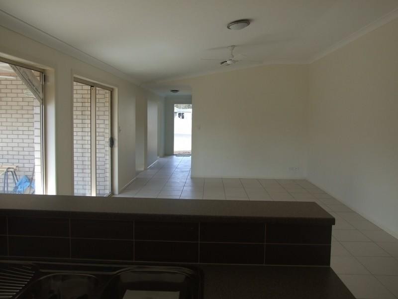 20 Vicky Avenue, Crows Nest QLD 4355