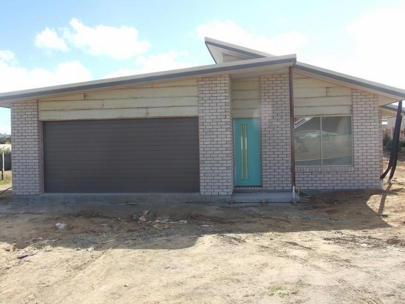 20 Vicky Avenue, Crows Nest QLD 4355