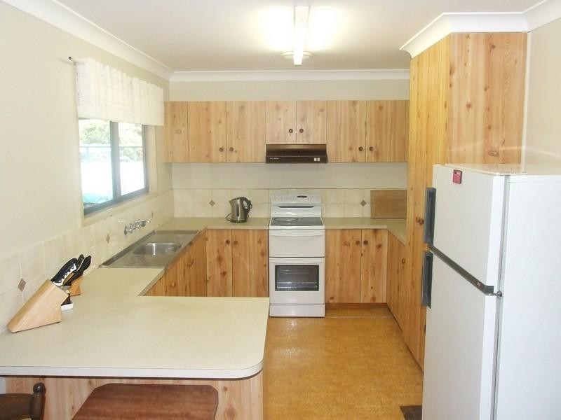 16 Railway Terrace, Crows Nest QLD 4355