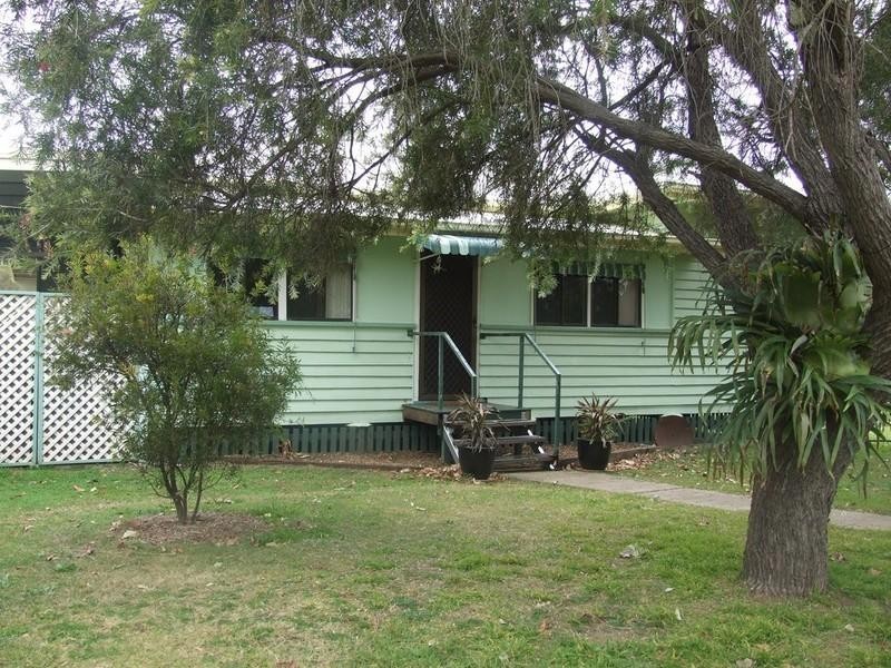 12 Littleton Street, Crows Nest QLD 4355