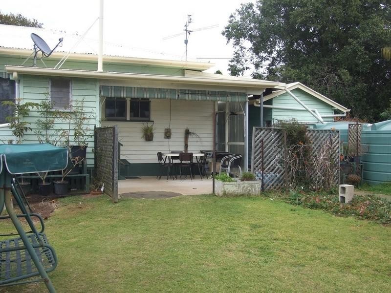 12 Littleton Street, Crows Nest QLD 4355