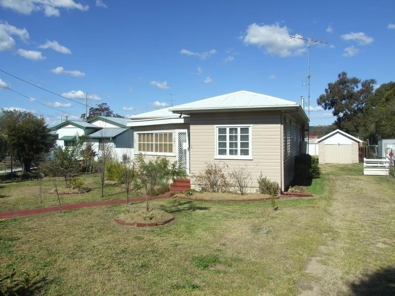 5 Lalor Street, Crows Nest QLD 4355