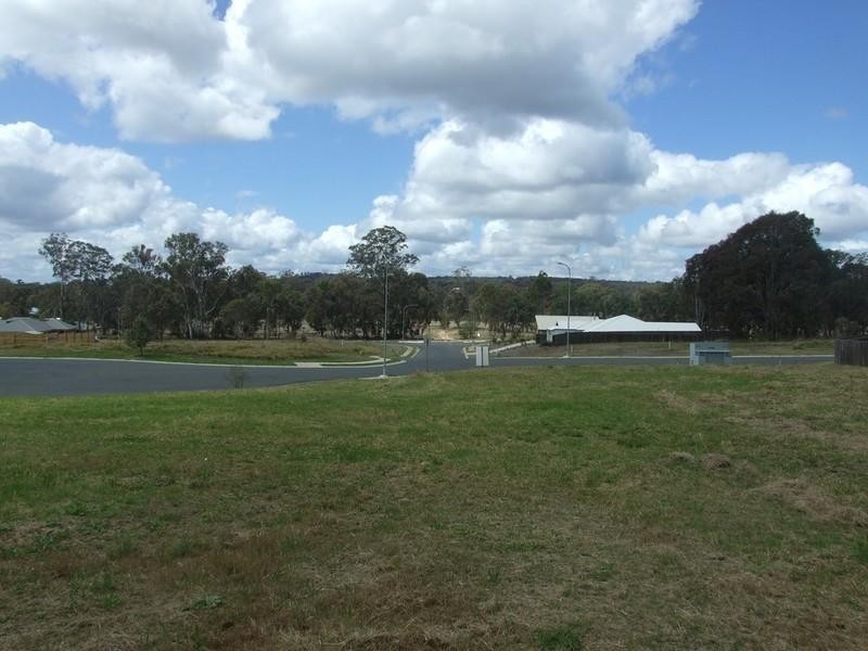 10 Lewis Street, Crows Nest QLD 4355