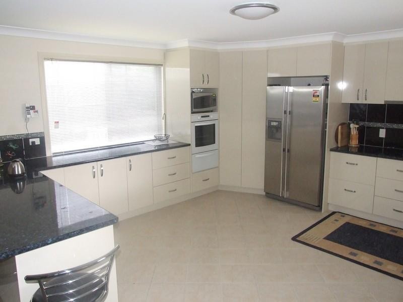 16 Vicky Avenue, Crows Nest QLD 4355