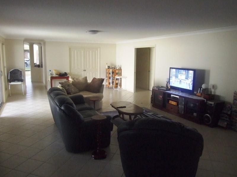 16 Vicky Avenue, Crows Nest QLD 4355