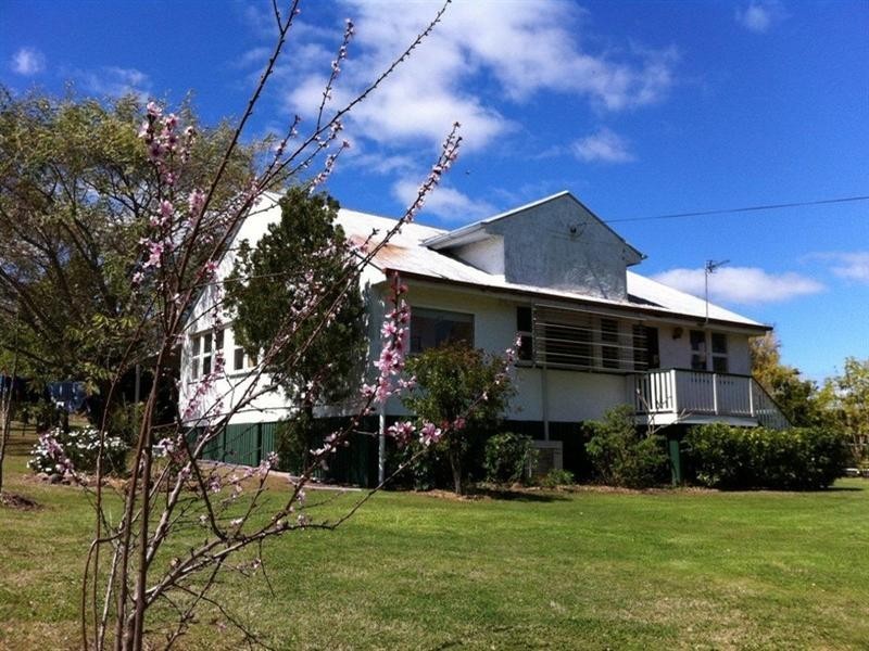 14 Daher Street, Goombungee QLD 4354