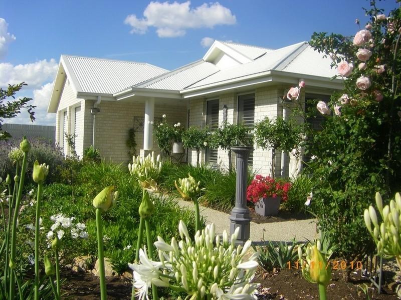 26 Parkland Drive, Crows Nest QLD 4355