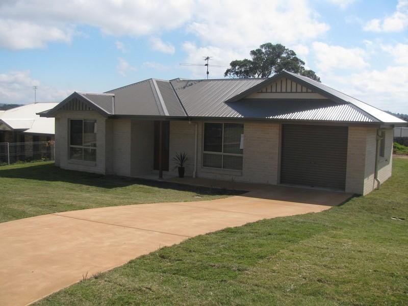 6 Vicky Avenue, Crows Nest QLD 4355