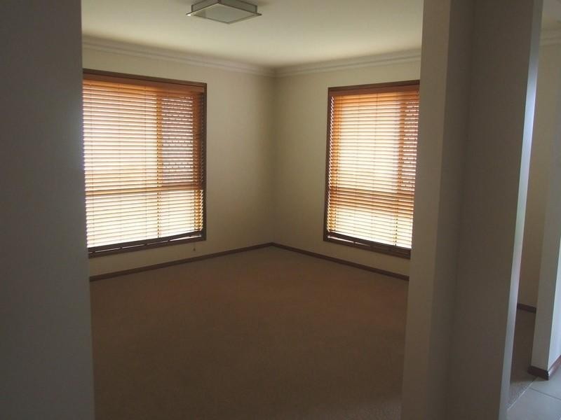 24 Naomi Drive, Crows Nest QLD 4355