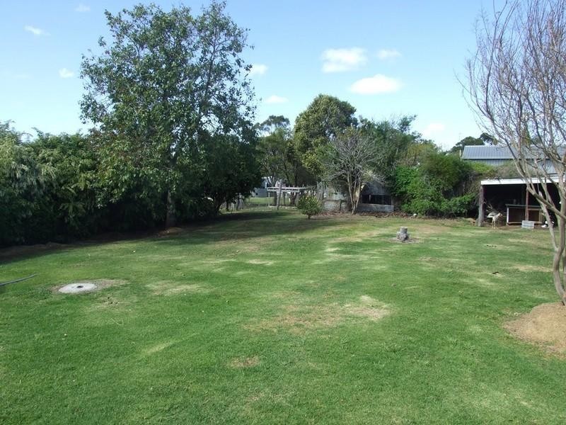 17 Boundary Street, Haden QLD 4353