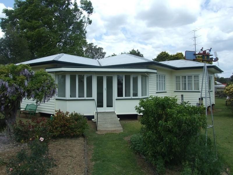 5 Sharp Street, Crows Nest QLD 4355