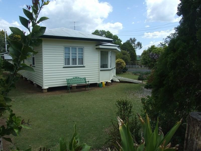 5 Sharp Street, Crows Nest QLD 4355
