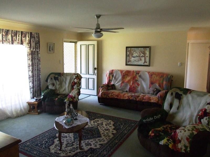 10 Church Street, Crows Nest QLD 4355