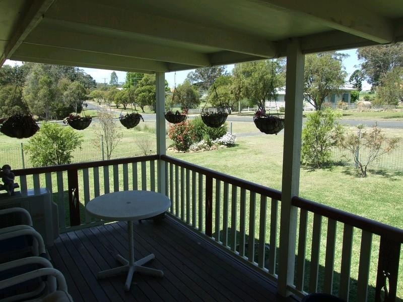 10 Church Street, Crows Nest QLD 4355