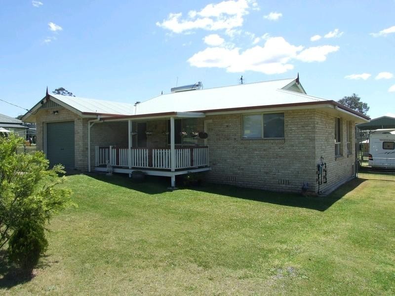 10 Church Street, Crows Nest QLD 4355