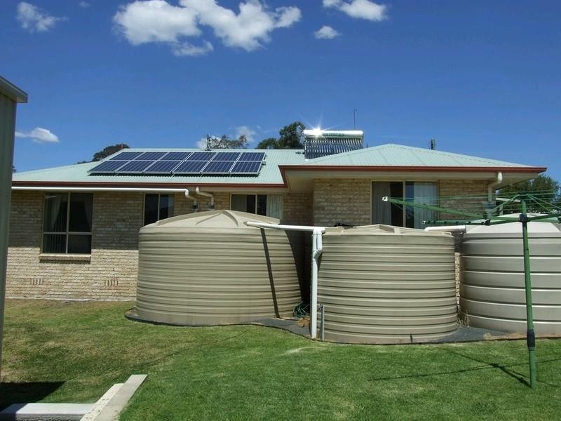 10 Church Street, Crows Nest QLD 4355