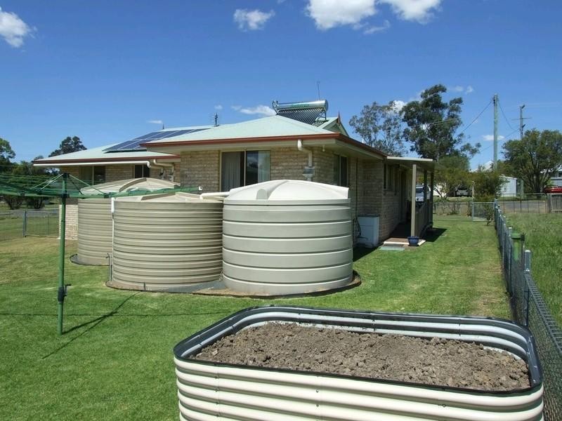 10 Church Street, Crows Nest QLD 4355