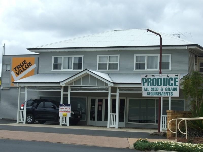 8 Charlotte Street, Crows Nest QLD 4355