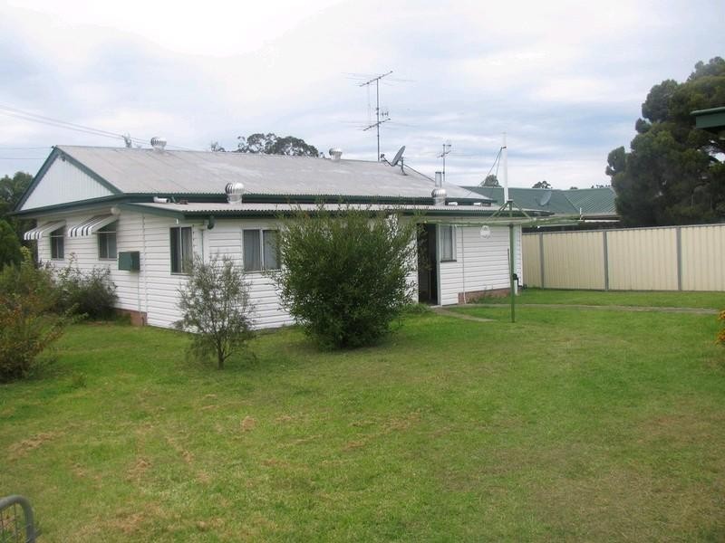 17 Gleeson Street, Crows Nest QLD 4355