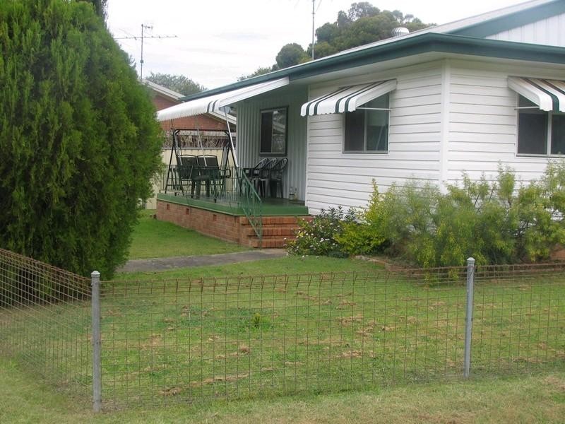 17 Gleeson Street, Crows Nest QLD 4355