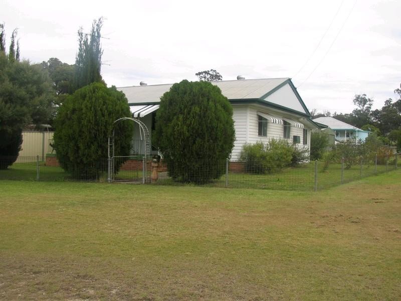 17 Gleeson Street, Crows Nest QLD 4355