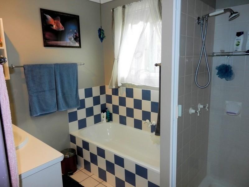 5 Lee Court, Crows Nest QLD 4355