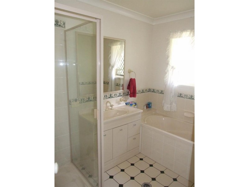 1 John Street, Crows Nest QLD 4355