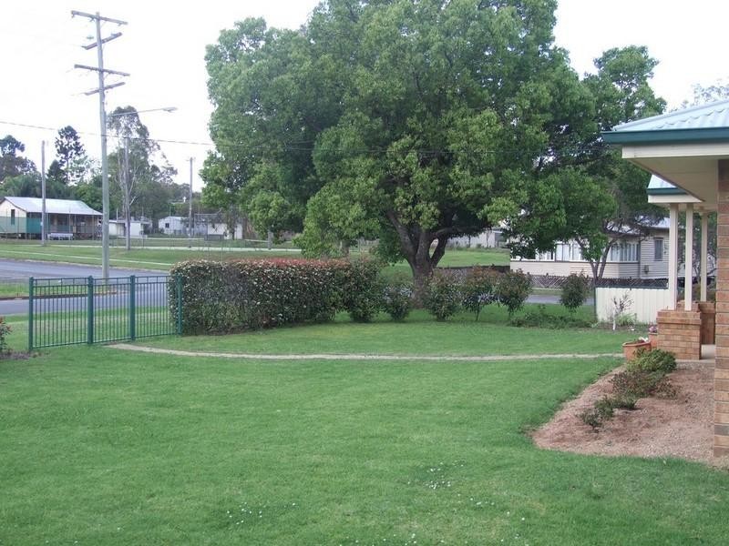 1 John Street, Crows Nest QLD 4355