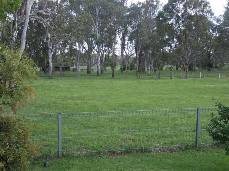 1 John Street, Crows Nest QLD 4355