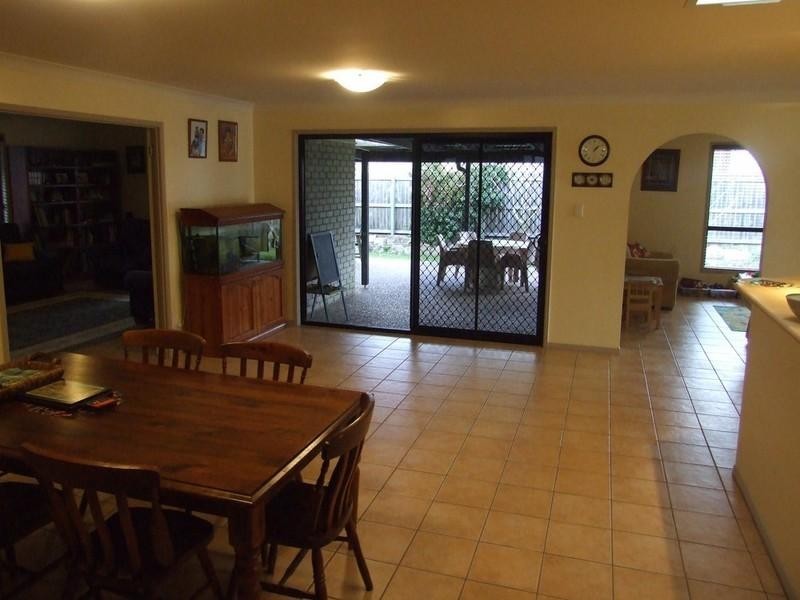 10 Lee Court, Crows Nest QLD 4355