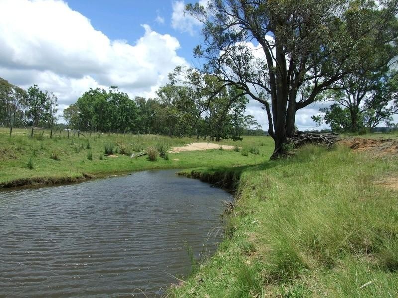 13 Devoncourt Lane, Crows Nest QLD 4355