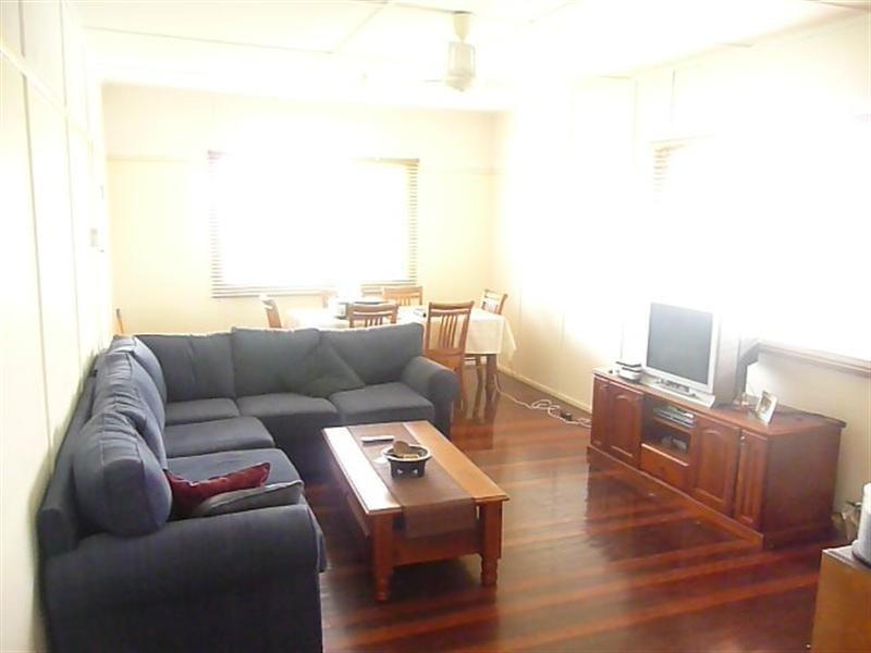 17 Victoria Street, Goombungee QLD 4354