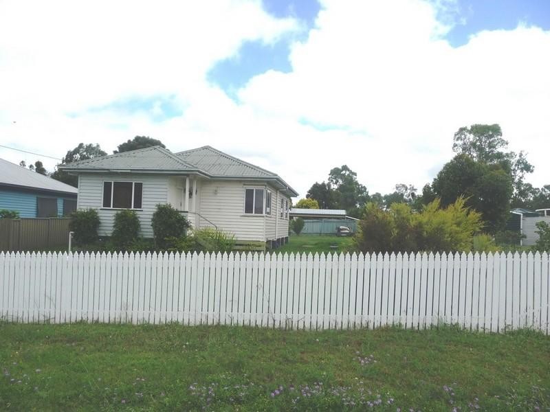 17 Victoria Street, Goombungee QLD 4354