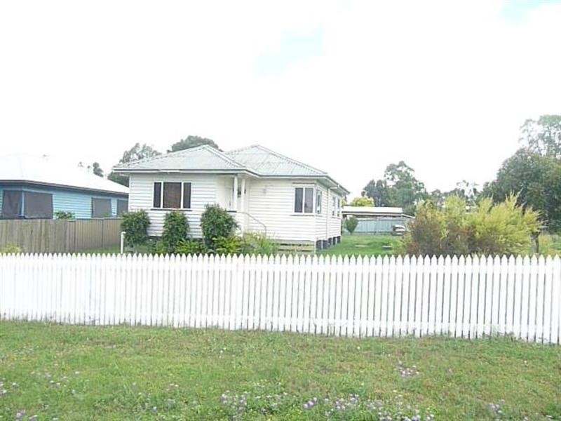 17 Victoria Street, Goombungee QLD 4354