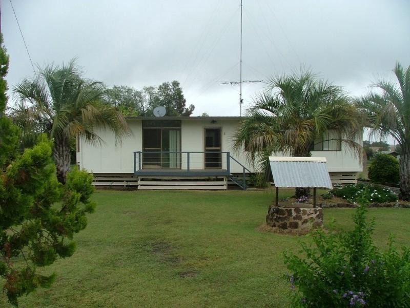 6 Peters Street, Goombungee QLD 4354