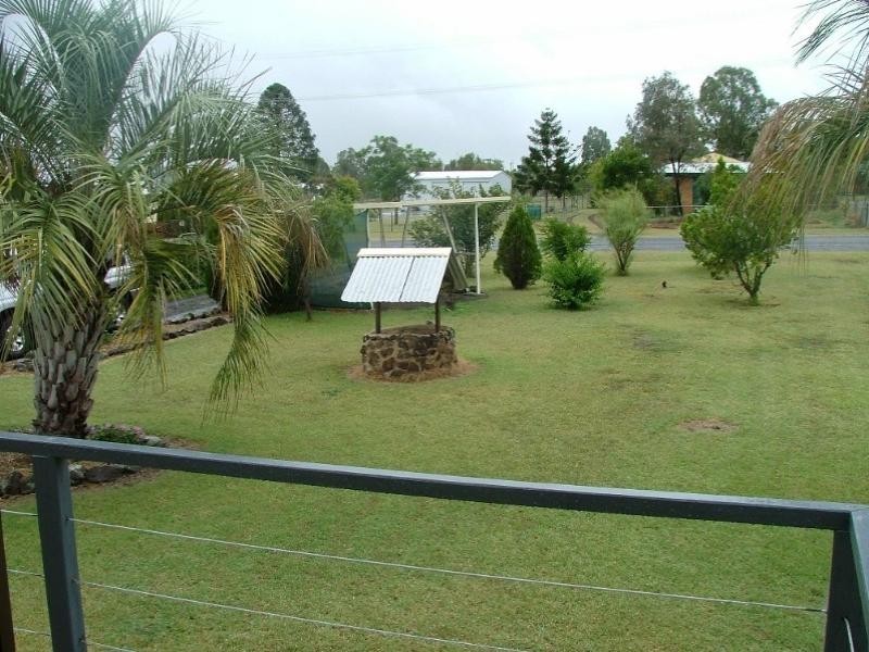 6 Peters Street, Goombungee QLD 4354