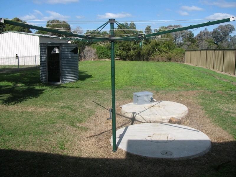 2 Peters Street, Goombungee QLD 4354