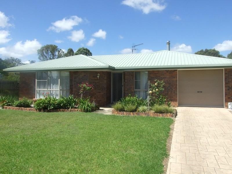 53 Albert Street, Crows Nest QLD 4355