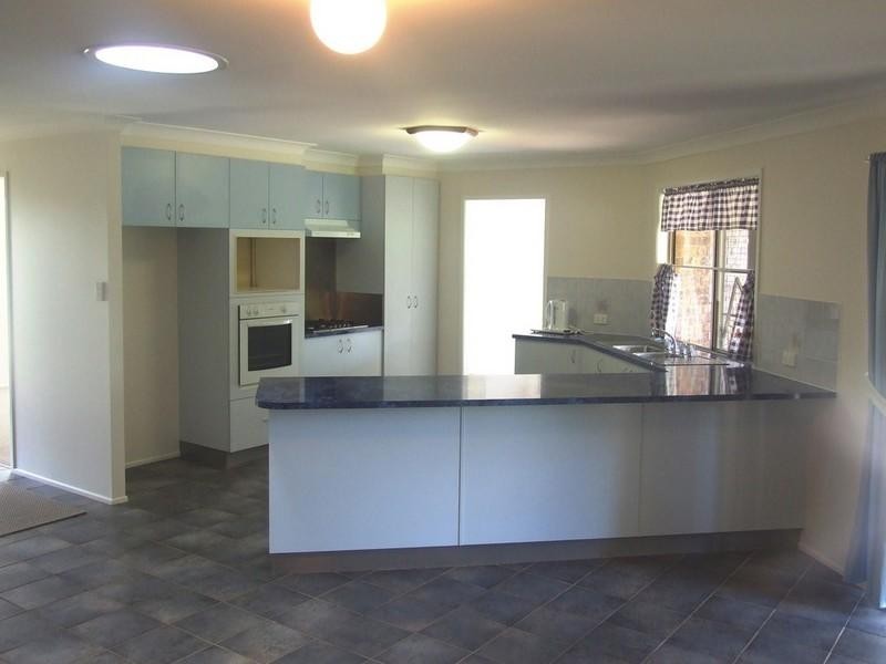 53 Albert Street, Crows Nest QLD 4355