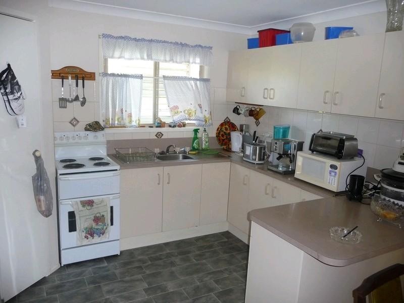 11 Victoria Street, Goombungee QLD 4354