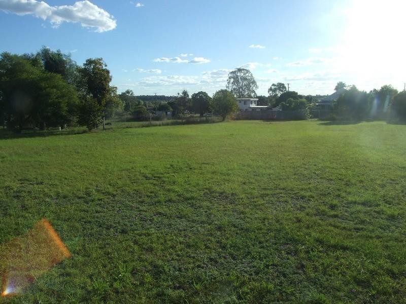 15 Daher Street, Goombungee QLD 4354