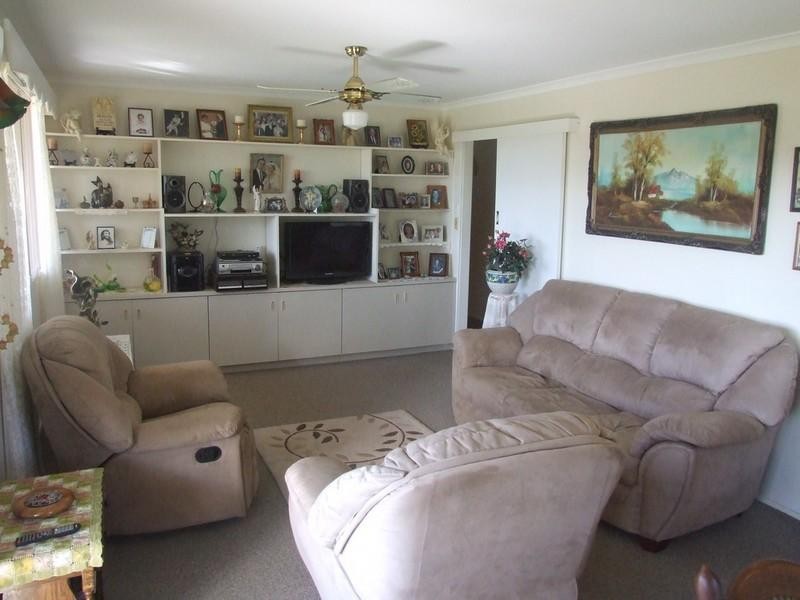 20 Railway Terrace, Crows Nest QLD 4355