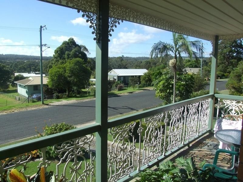 20 Railway Terrace, Crows Nest QLD 4355