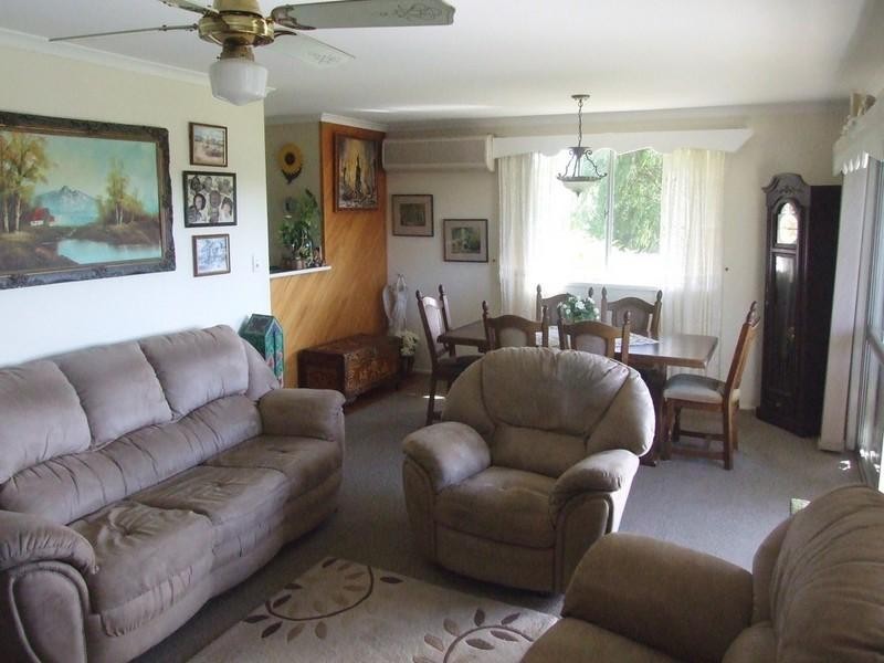 20 Railway Terrace, Crows Nest QLD 4355