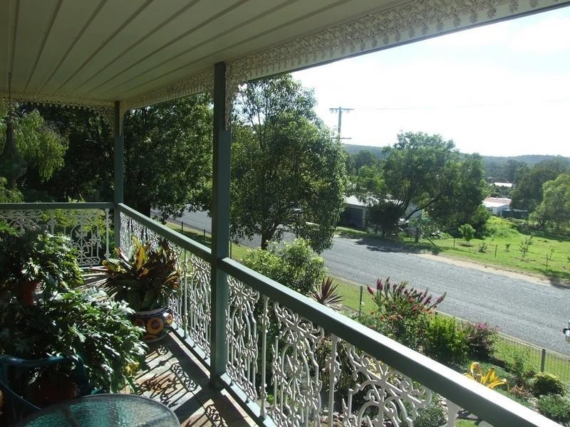 20 Railway Terrace, Crows Nest QLD 4355