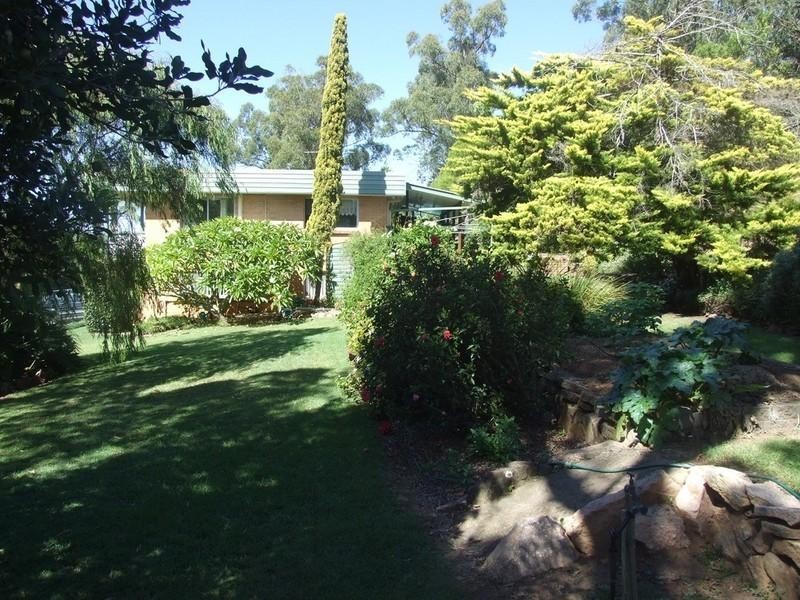 20 Railway Terrace, Crows Nest QLD 4355